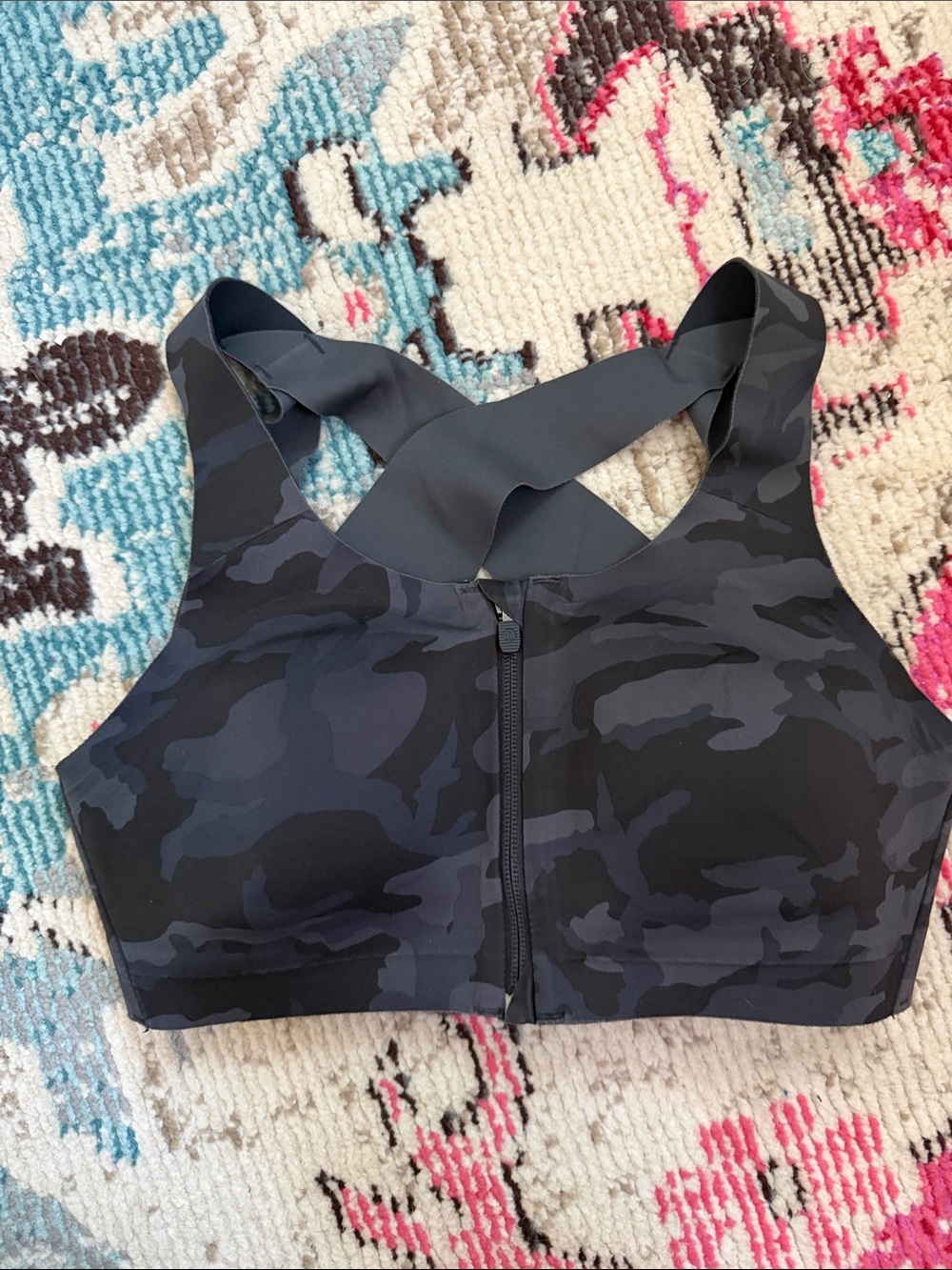 lululemon athletica enlite Black & gray Camo Front-Zip Sports Bra 34C